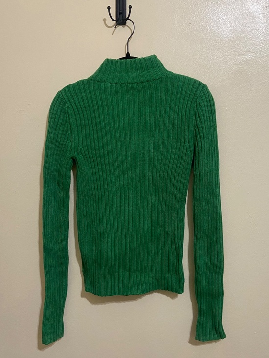Green Sweater - Picture 2 of 2